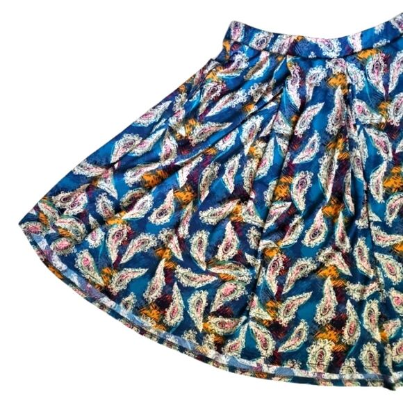 Lularoe  Feather Skirt With Pockets! - Picture 4 of 9